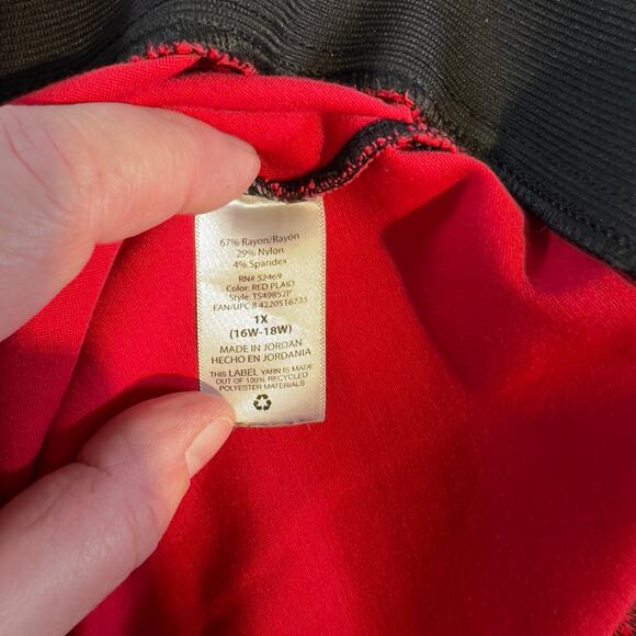 Terra & Sky Stretch Pull On Pant Ankle Woman's 1X (16W-18W) Red Black Plaid - Picture 10 of 12